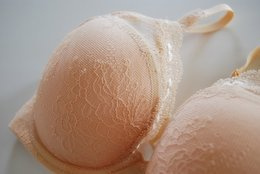 Mercedes biustonosz plunge nude